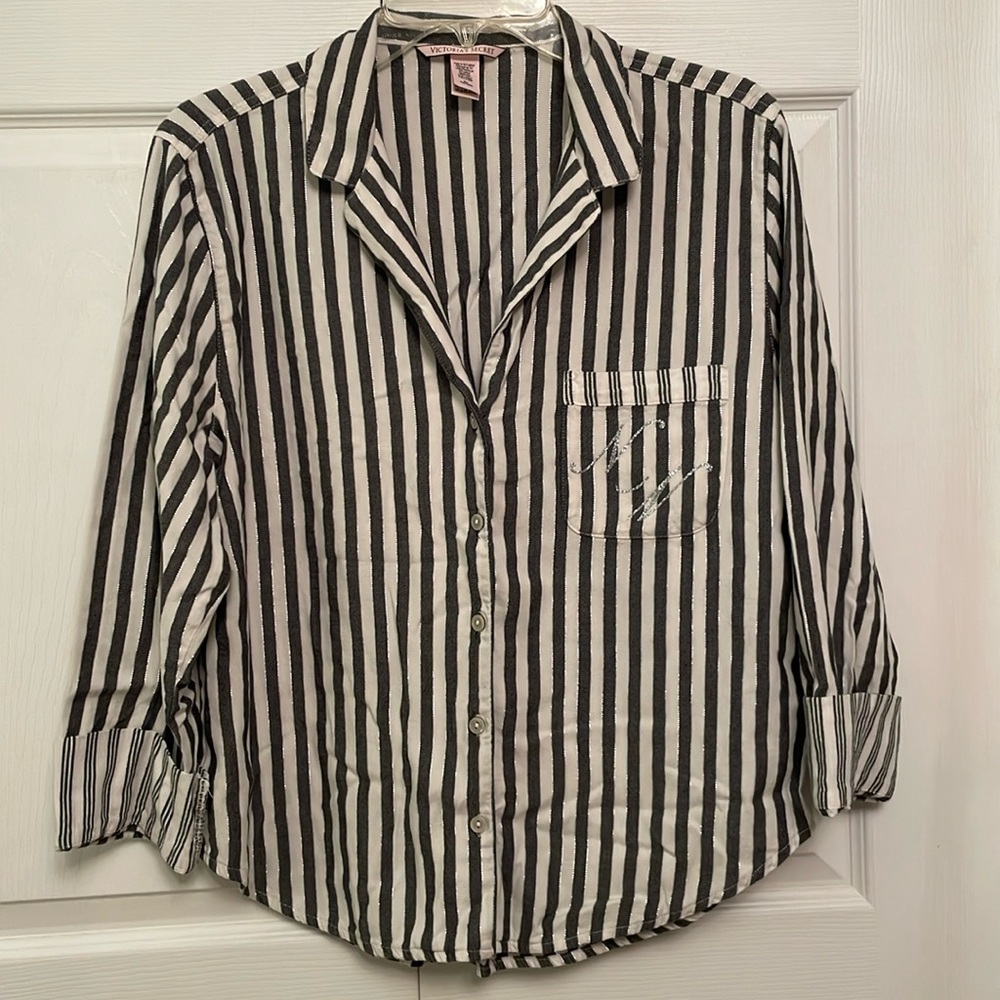 🌷Victoria’s Secret Striped Pajama Button Down Shirt with Pocket Medium